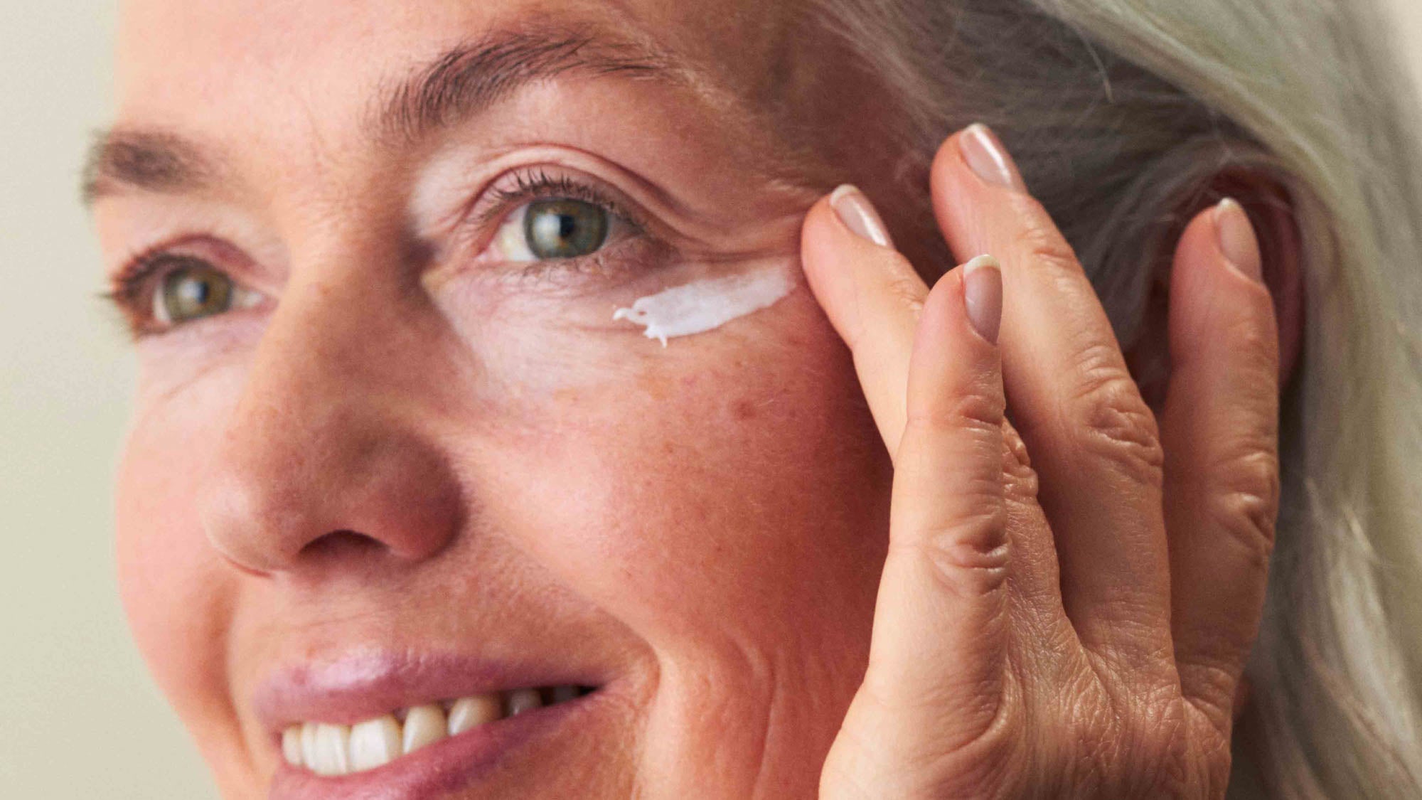 Von trockener Haut bis Pickel: Wechseljahre und ihre Auswirkungen auf die Haut