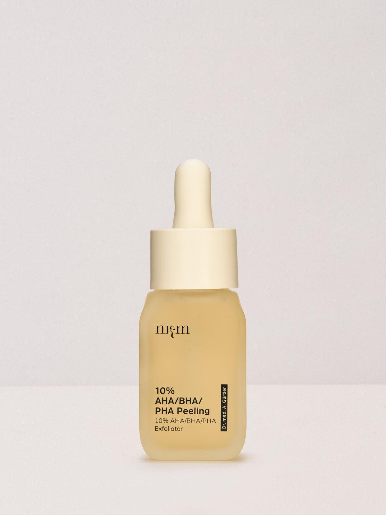 Das 10% AHA/BHA/PHA Peeling von nkm in der neuen Mehrwegflasche