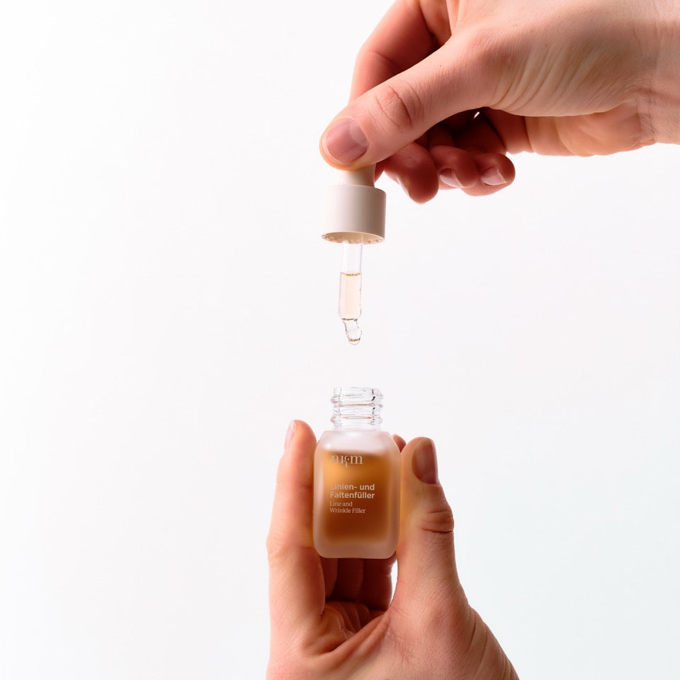 Linien und Faltenfüller von nkm mit Pipette