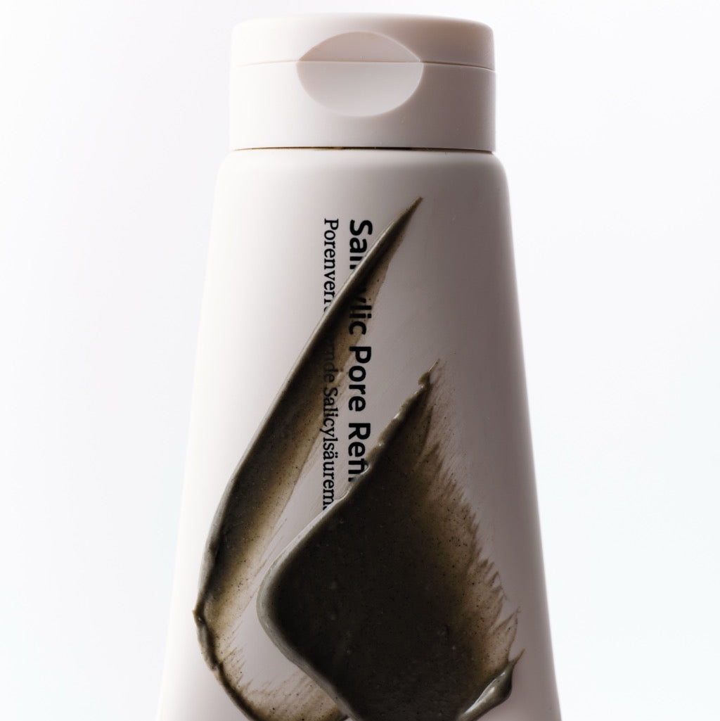 Salicylic Pore Refining Mask von nkm mit Konsistenz auf der Flasche
