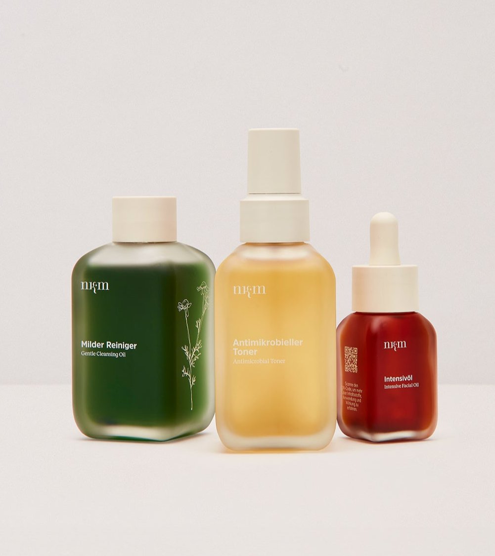Milder Reiniger, Antimikrobieller Toner und Intensivoel