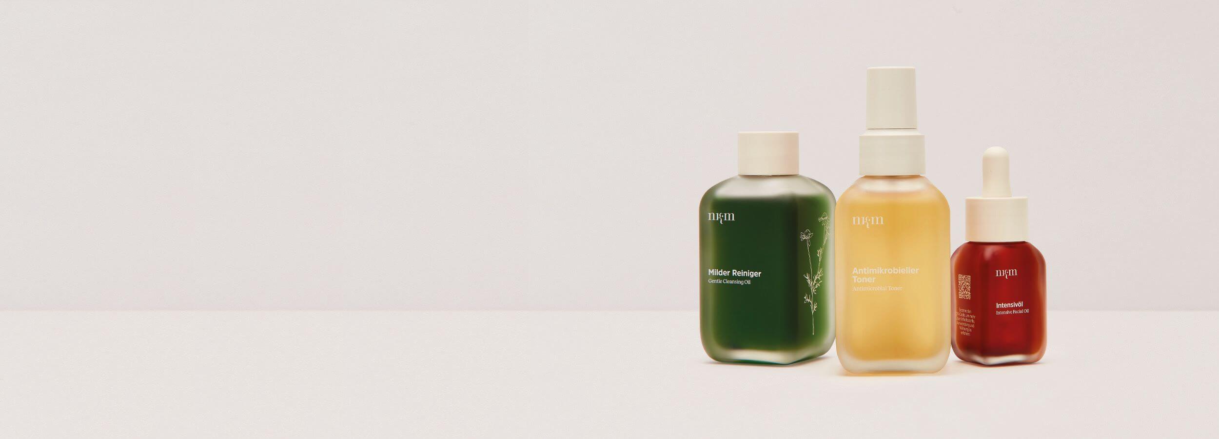 Milder Reiniger, Antimikrobieller Toner und Intensivöl