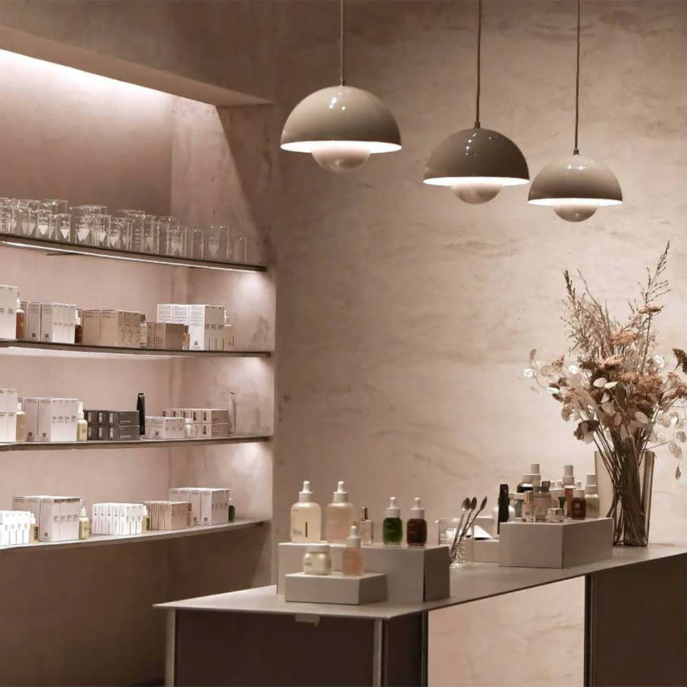 nkm Atelier aus Hamburg mit Produkten und Teststation