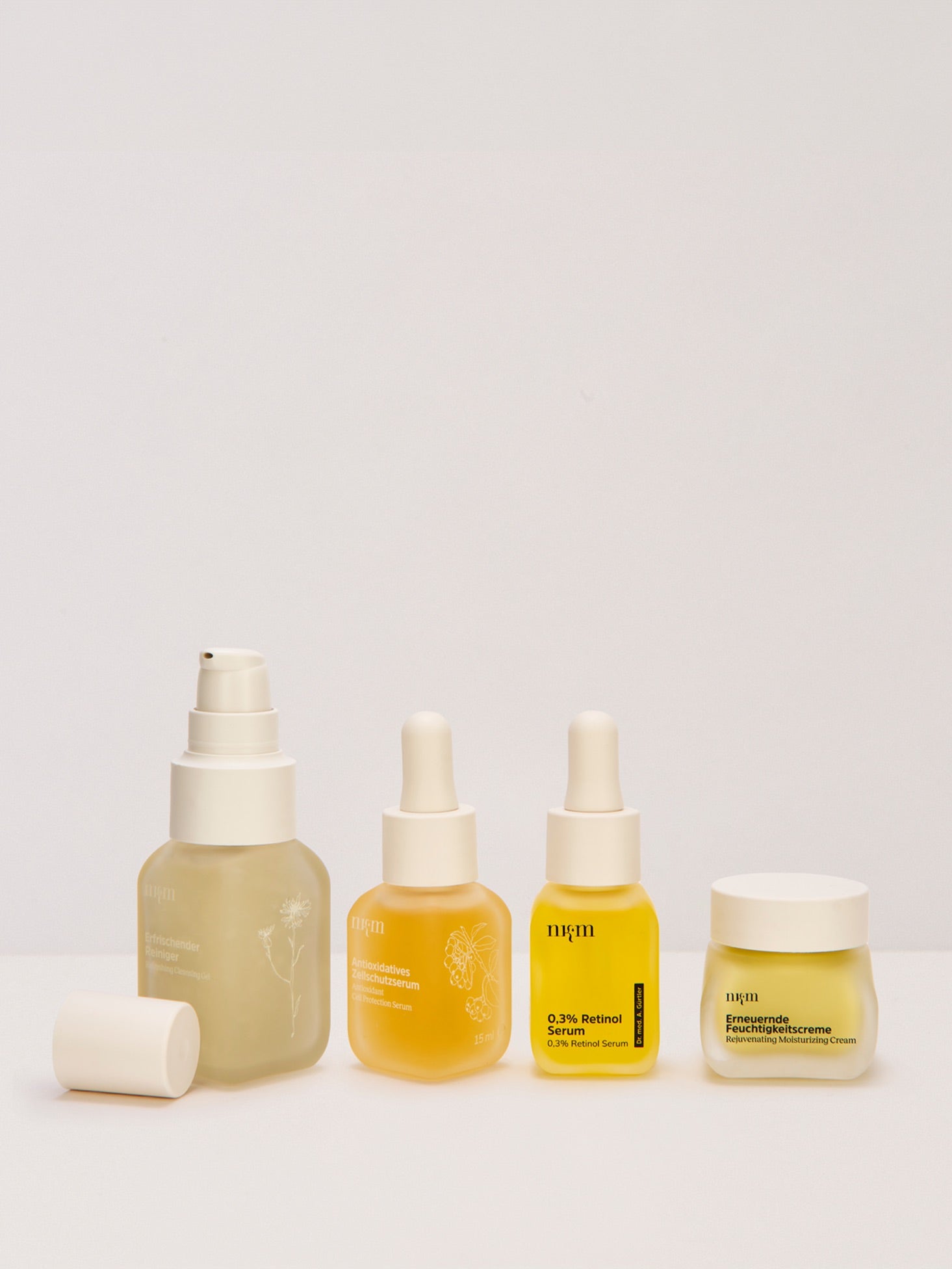 0,3% Retinol Serum, Erfrischender Reiniger, Antioxidatives Zellschutzserum und Erneuernde Feuchtigkeitscreme