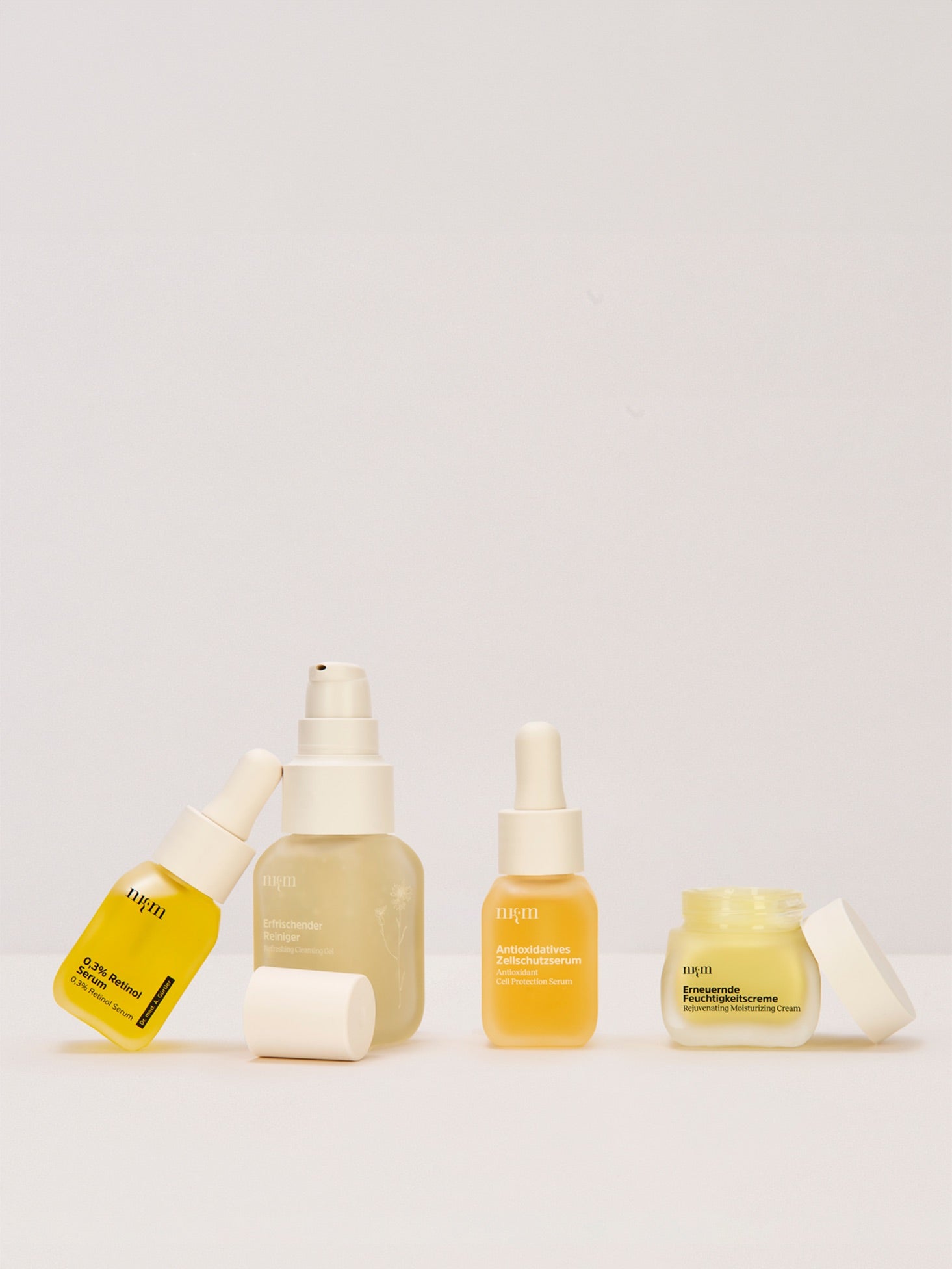 0,3% Retinol Serum, Erfrischender Reiniger, Antioxidatives Zellschutzserum und Erneuernde Feuchtigkeitscreme