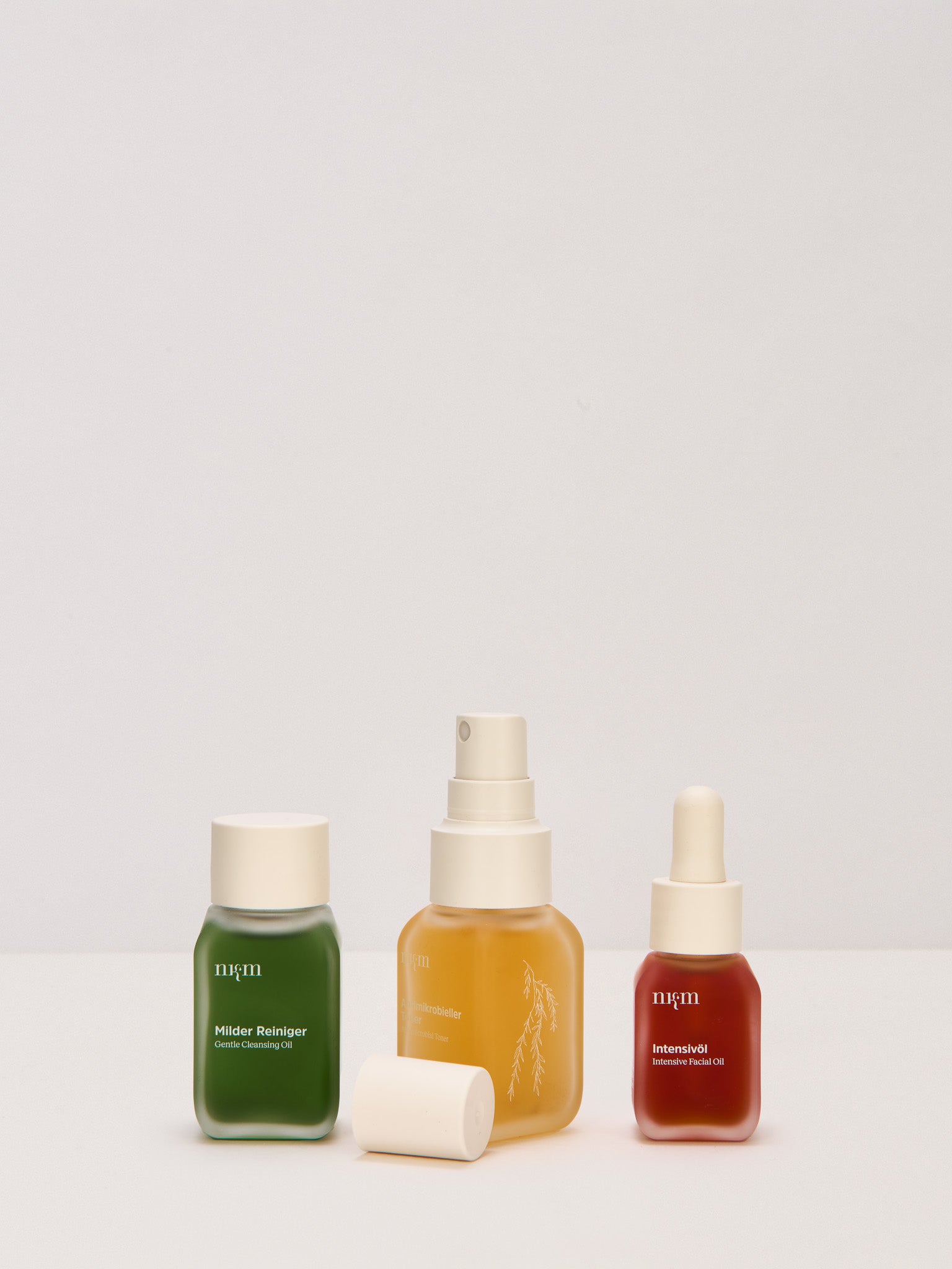 Milder Reiniger,Antimikrobieller Toner und Intensivöl