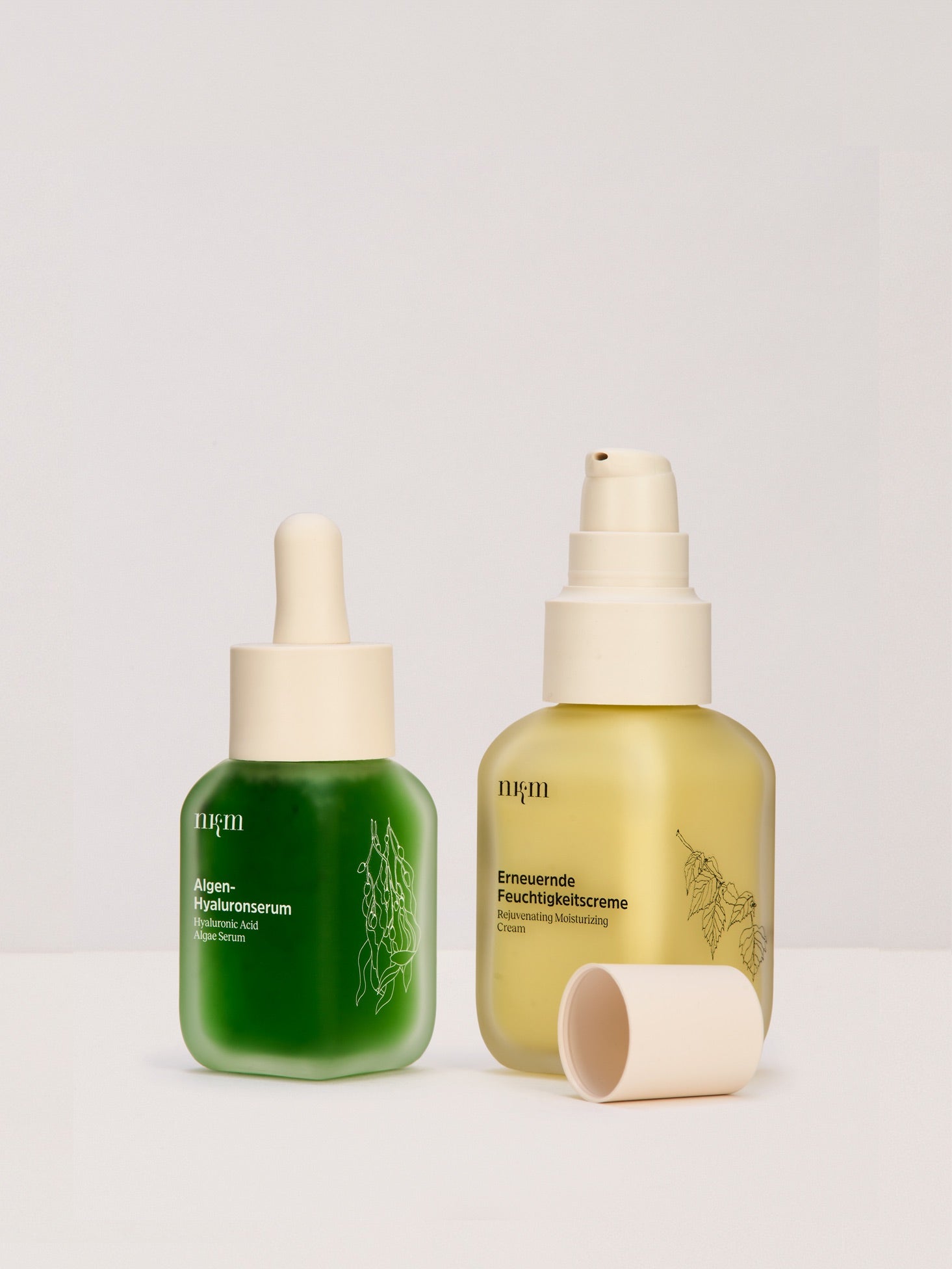 Feuchtigkeitsduo von nkm mit dem Algen-Hyaluronserum und der Erneuernden Feuchtigkeitscreme