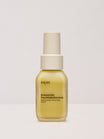 Auf schlichtem Hintergrund steht eine gelbe Flasche der Erneuernden Feuchtigkeitscreme mit Hyaluronsäuren der nkm Naturkosmetik München GmbH mit weißem Pumpverschluss, ideal für die tägliche Hautpflege.