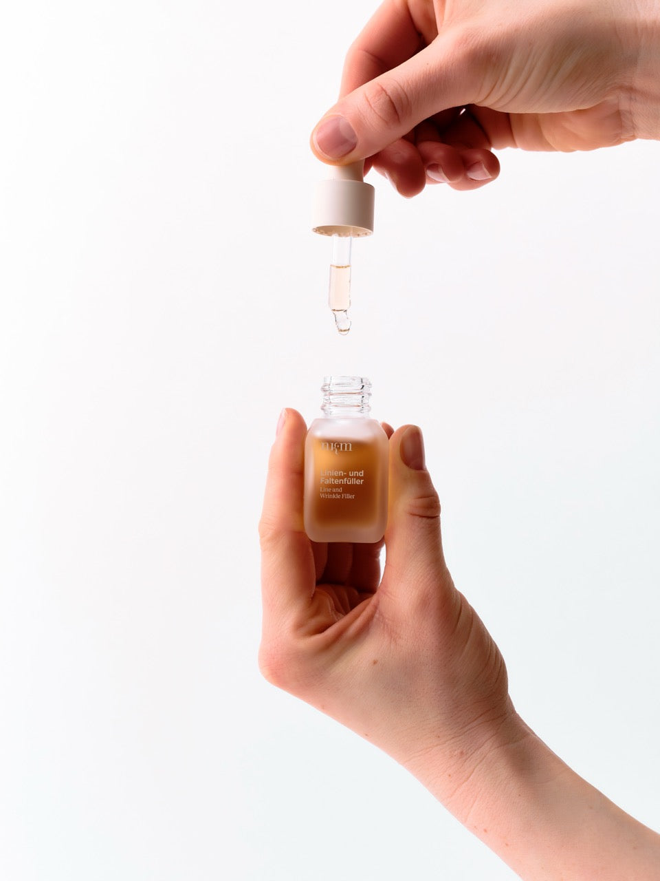 Linien und Faltenfüller von nkm mit Pipette