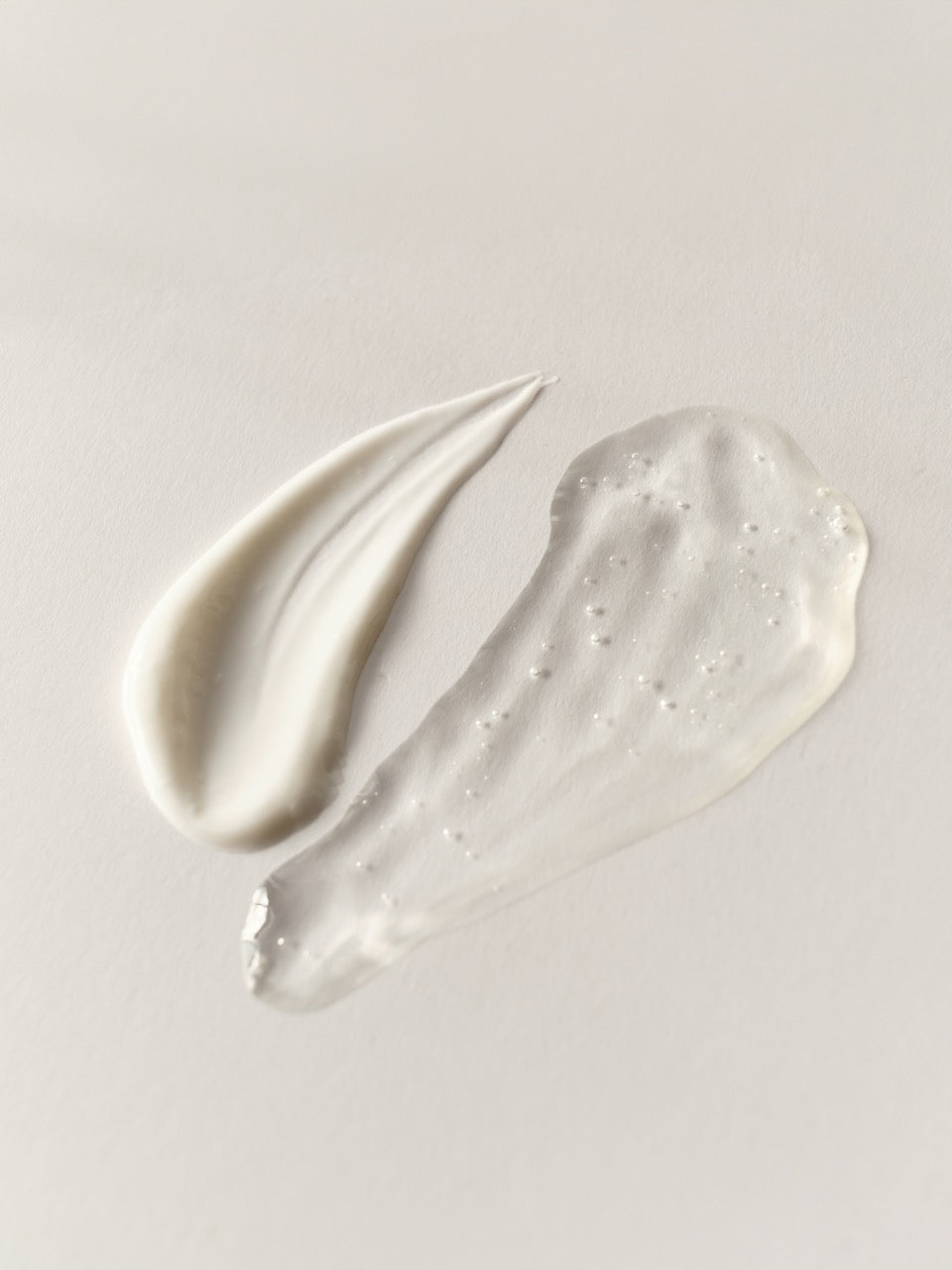 Creme und Gel aufgetragen