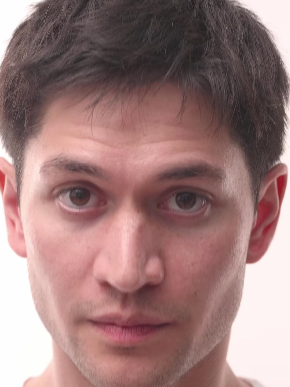 Video von Mann, der Balancing Gel Cream von nkm im Gesicht aufträgt